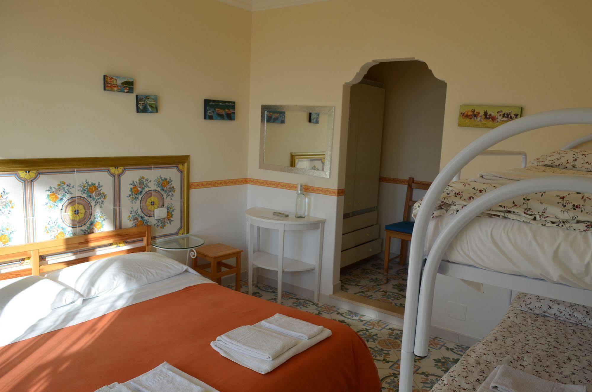 Le Ginestre Di Capri Bb & Holiday House 아나카프리 외부 사진
